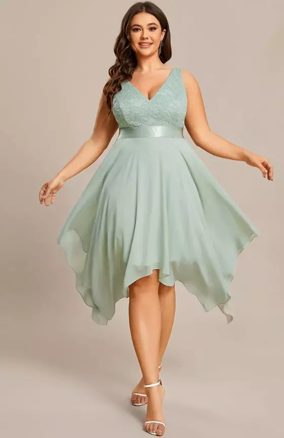 Plus Size Stunning V Neck Prom Lace Dress for Women
