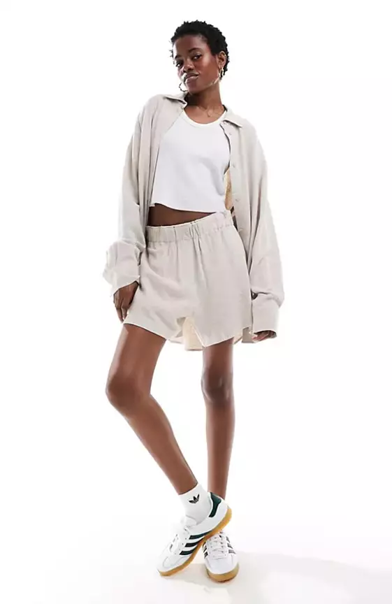 Weekday Ava linen mix shorts in off-white - part of a set
